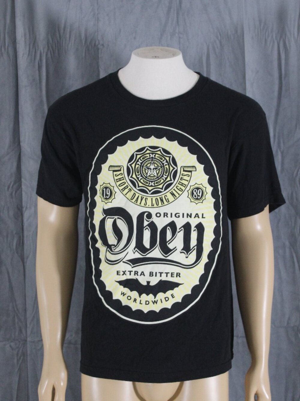 Graphic T-shirt - Obey Beer Logo Graphic - Men's Medium